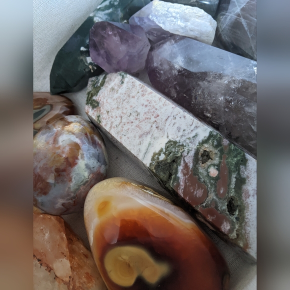 S CRYSTAL MYSTERY BOX ($85-145 retail value) - Picture 12 of 15